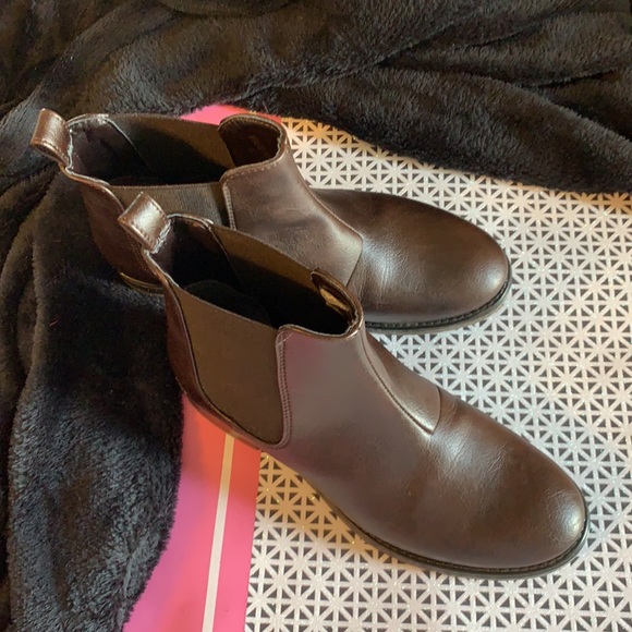 Wills of London make this beautiful boot. - Picture 8 of 8